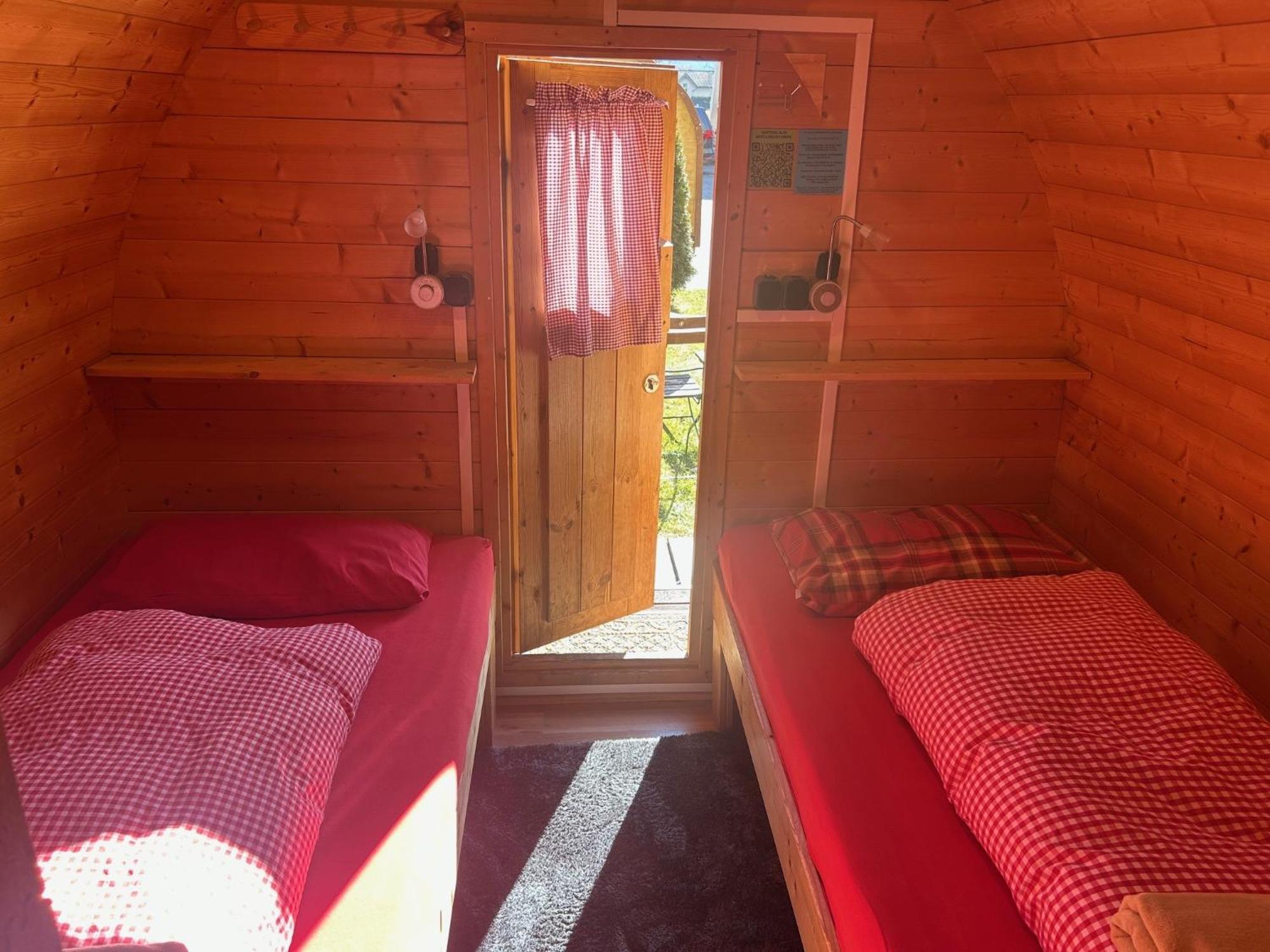 Inn-Side Adventure Cabins Хайминг Экстерьер фото