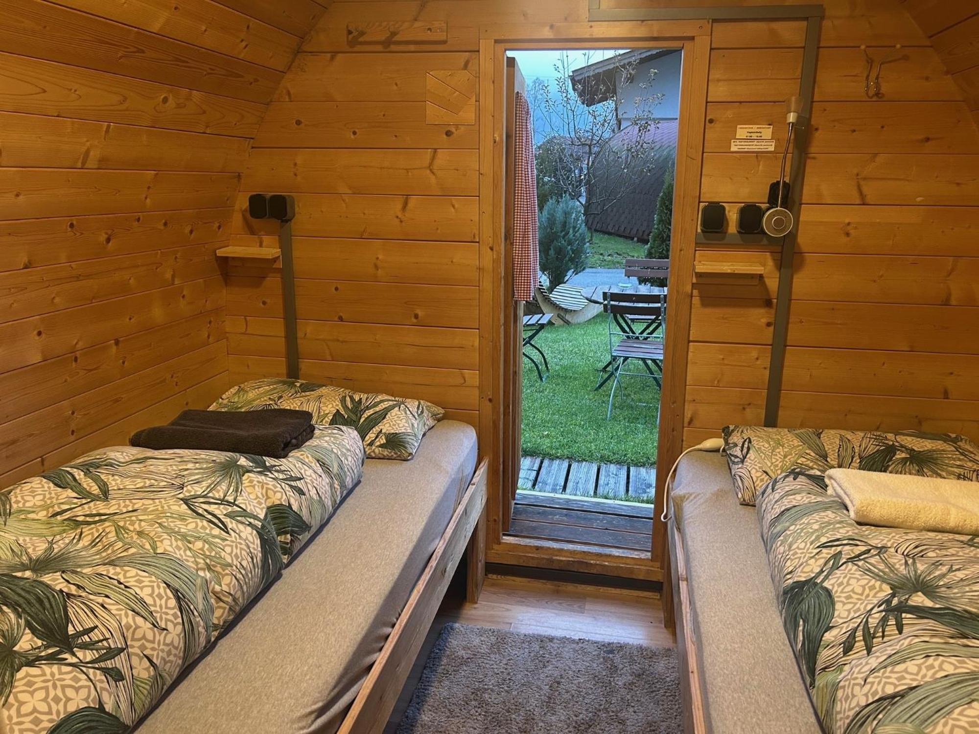 Inn-Side Adventure Cabins Хайминг Экстерьер фото